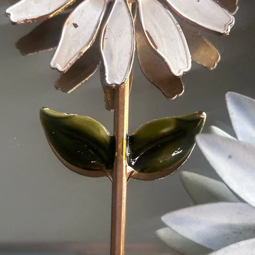 Set of Three Enamel Flower Broaches Pins Vintage Goldtone Daisy White Pearl